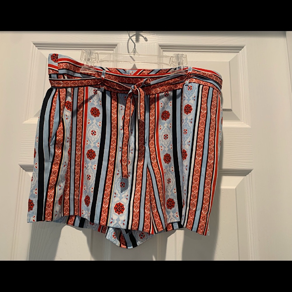 Super cute and comfy Ann Taylor Loft shorts